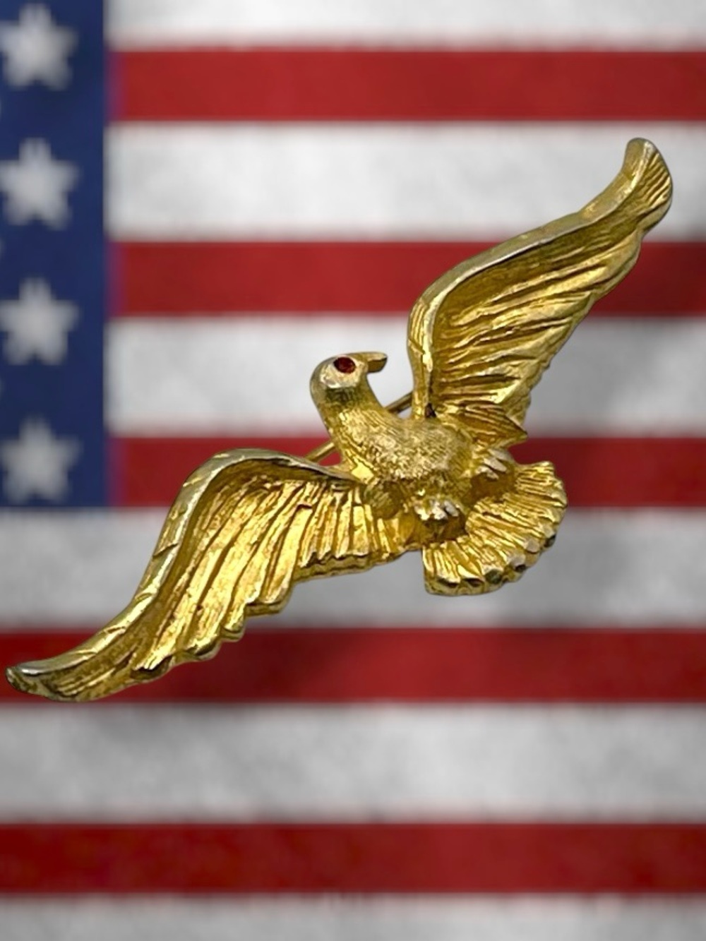 Vintage Gold Tone American Eagle Spread Wings Brooch Pin